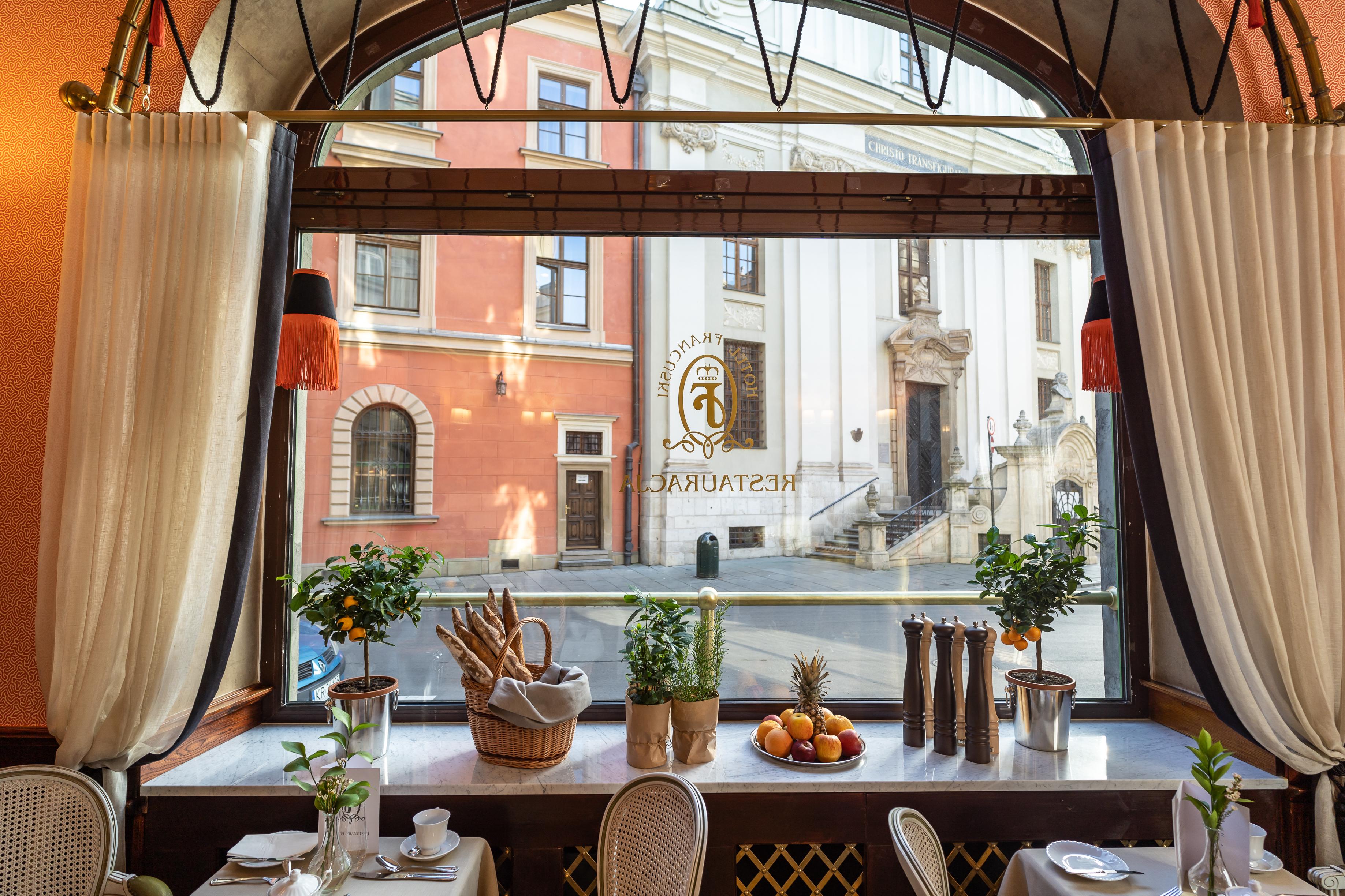 Готель H15 Francuski Old Town - Destigo 5*