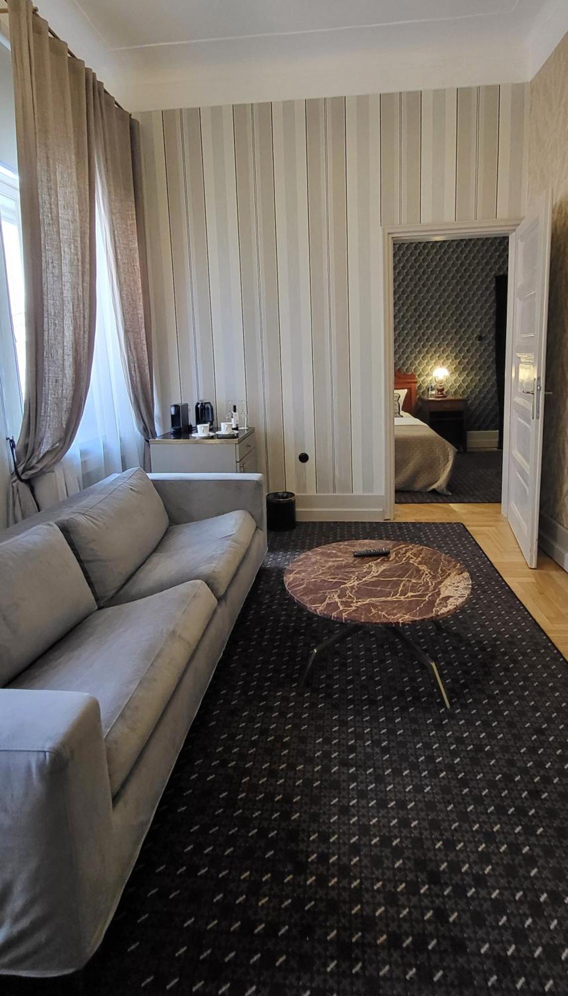 H15 Francuski Old Town - Destigo Готель