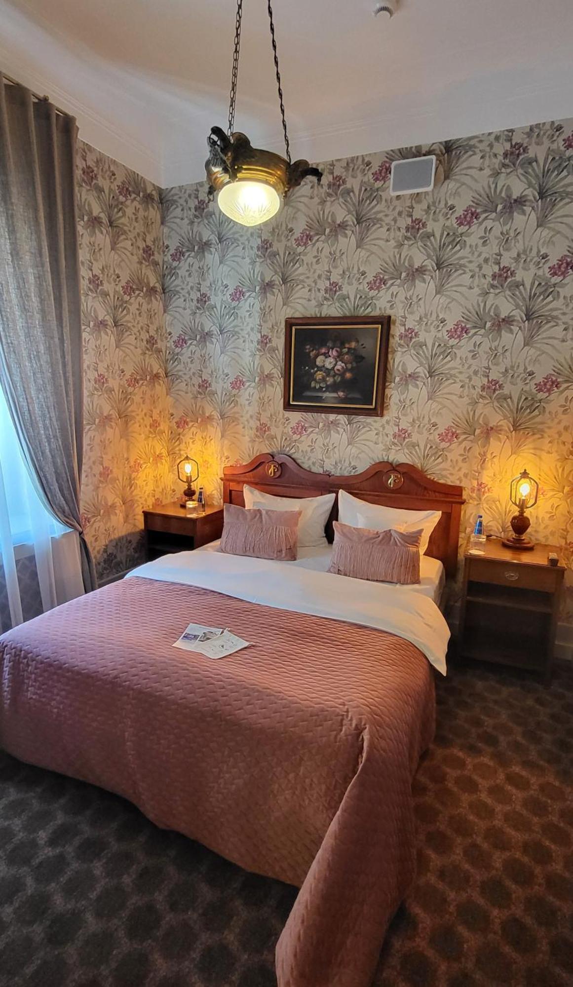 Готель H15 Francuski Old Town - Destigo