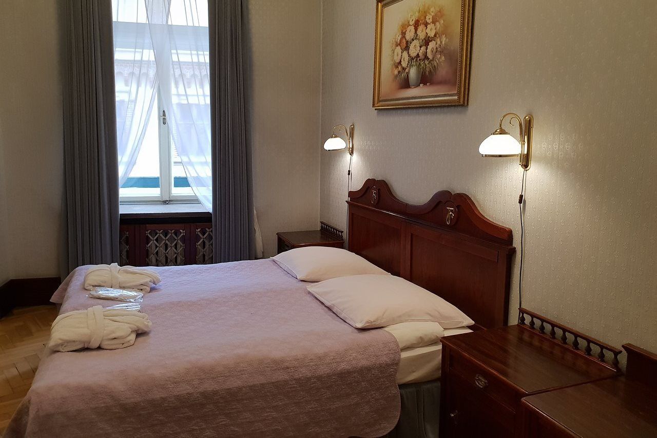 H15 Francuski Hotel